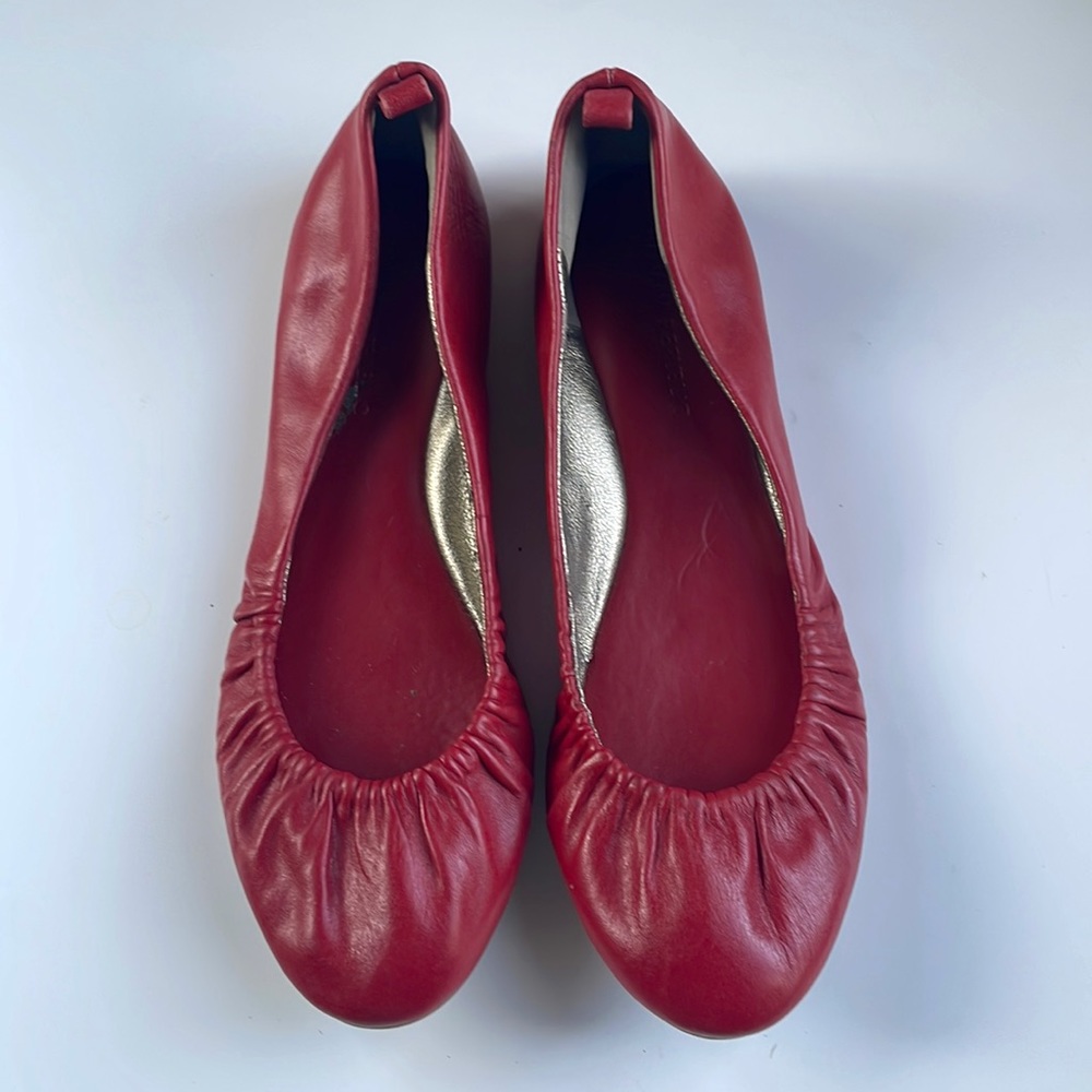 Red leather ballet flat size 6 - trendy accent color this fall!